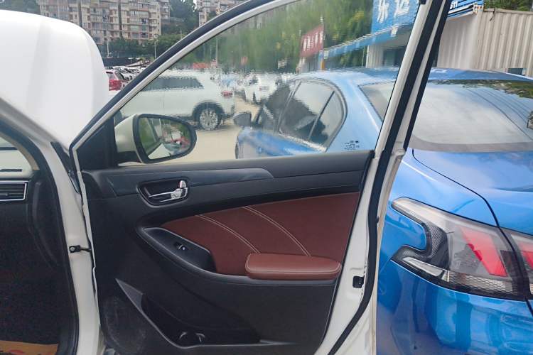 Used Dongfeng Fengon 580 2016 Revised Version 1.5T CVT Luxury Edition
