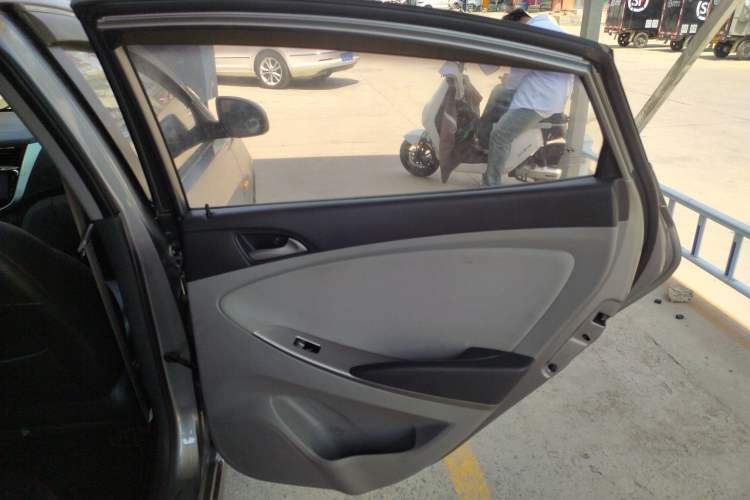 Used Hyundai Verna 2014 1.4L Automatic Smart GLS