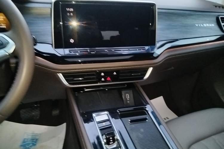 Used Volkswagen Viloran 2024 330TSI Luxury Edition
