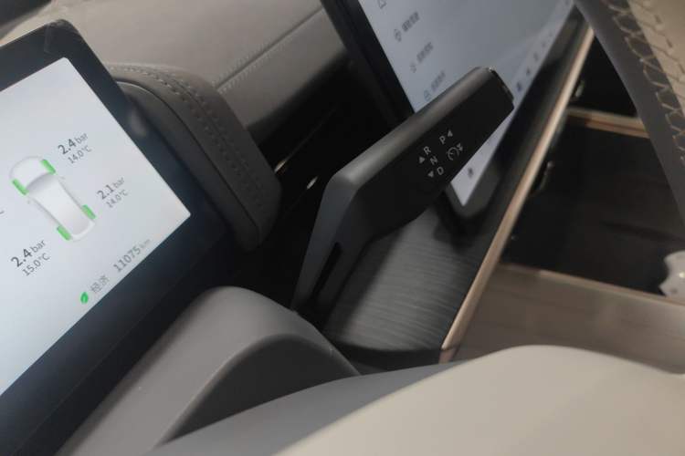 Used  eπ007 2024 540 All-Wheel Drive Pro Edition
