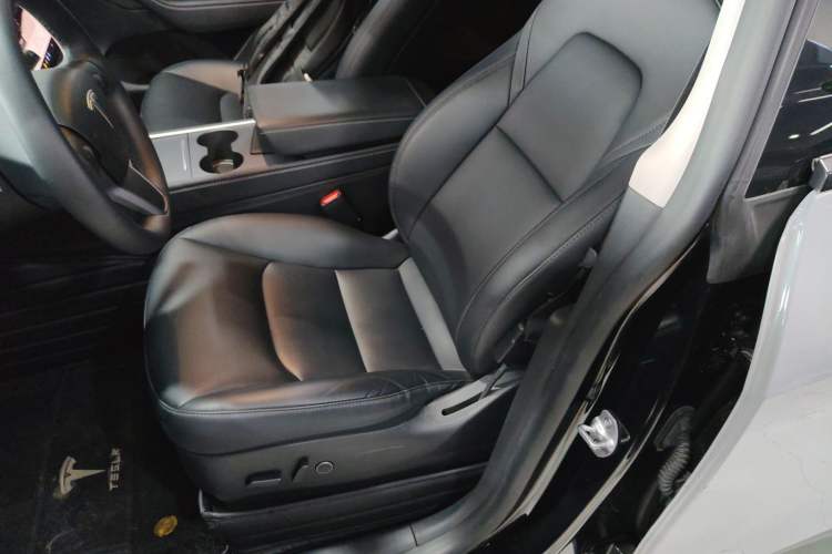 Used Tesla Model Y 2023 Long-Range All-Wheel-Drive Version