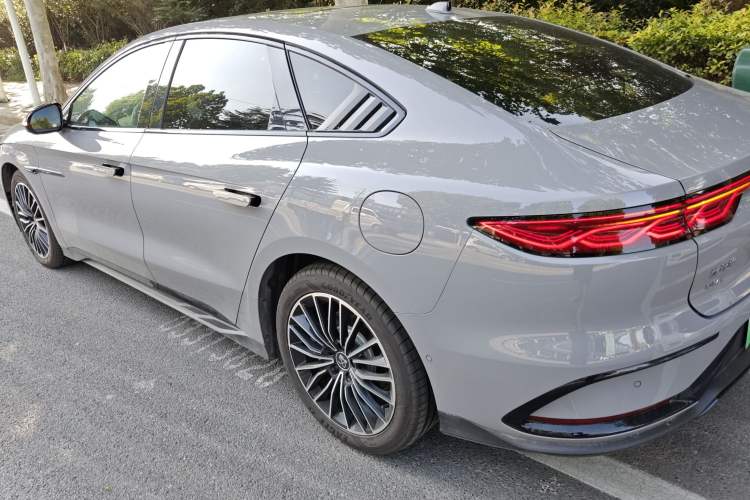 Used BYD Han 2025 DM-i Intelligent Driving Edition 125KM LiDAR Flagship Model
