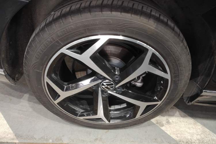 Used Volkswagen Magotan 2023 2 Million Units Limited Edition 330TSI DSG Leading Version