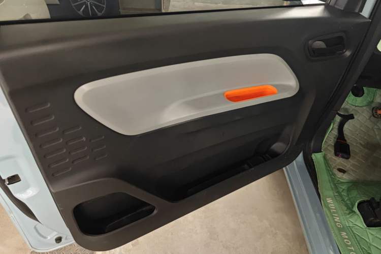 Used Wuling Hongguang MINIEV 2022 Easy Version Lithium Iron Phosphate
