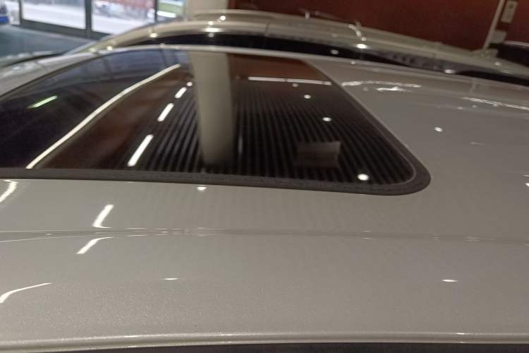 Used Toyota Sienna 2023 2.5L Hybrid Deluxe Edition
