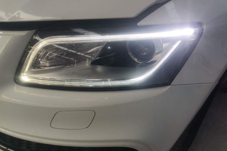 Used Audi Q5 2017 Plus 40 TFSI Ambition Model
