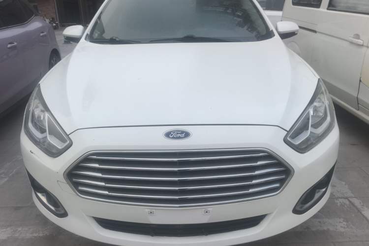 Used Ford Escort 2015 1.5L Automatic Fashion Model
