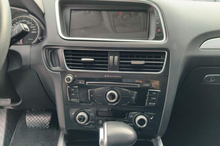 Used Audi Q5 2017 Plus 40 TFSI Technology Model
