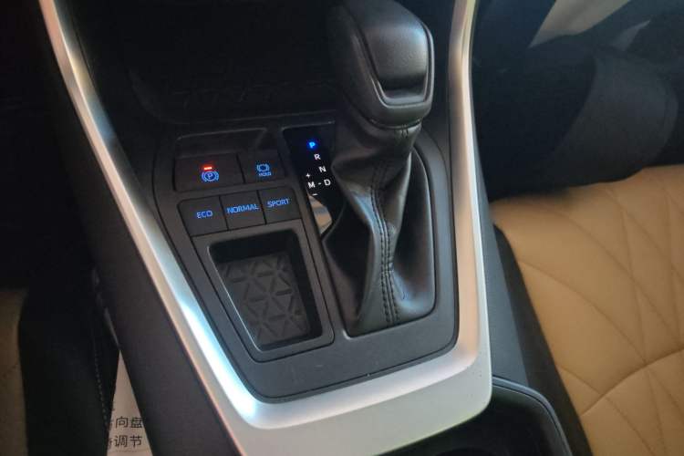 Used Toyota RAV4 2020 2.0L CVT Two-Wheel Drive Fashion Edition
