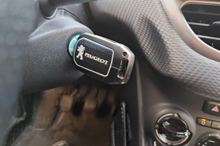 Used Peugeot 2008 2014 1.6L Manual Trend Edition
