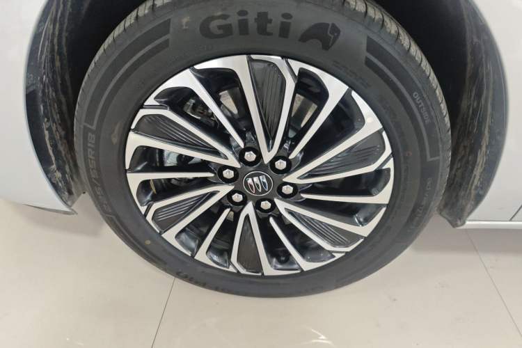 Used Buick GL8 New Energy 2025 Lu Shang Smart Enjoyment Edition 7-Seater
