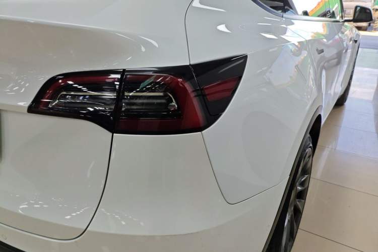 Used Tesla Model Y 2021 Long-Range All-Wheel-Drive Version 3D7