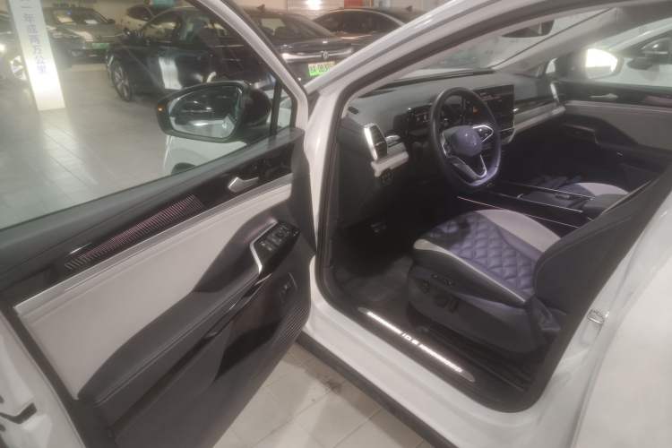 Used Volkswagen ID.6 CROZZ 2022 Long-Range PRO Edition