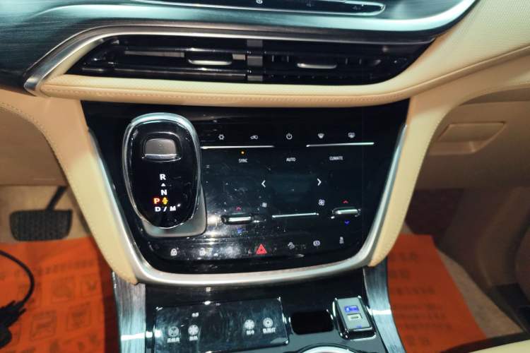 Used Buick GL8 2021 ES Landtrek 653T Luxury Model
