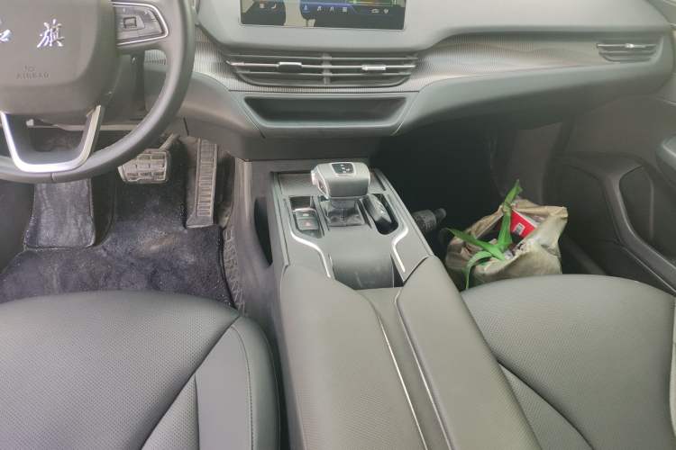 Used Hongqi E-QM5 2022 431 km Charge & Enjoy Edition
