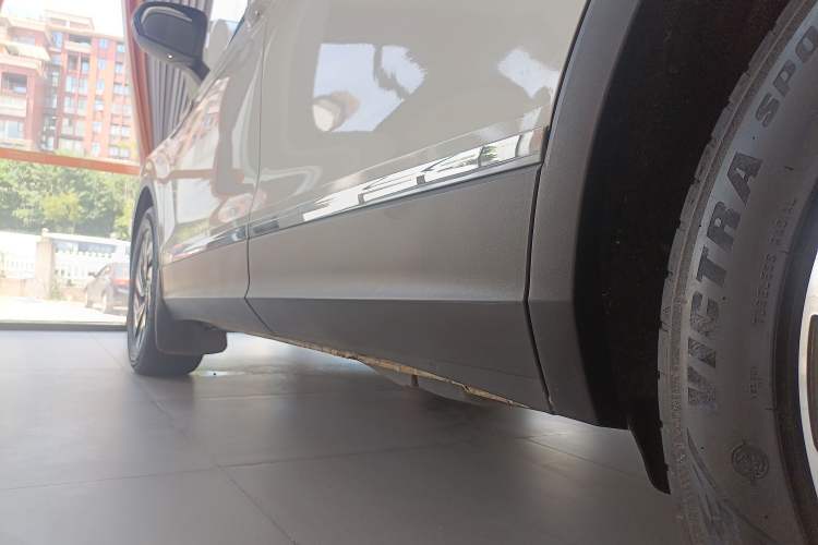 Used Volkswagen Tiguan L 2022 330TSI Automatic Two-Wheel Drive Smart Edition
