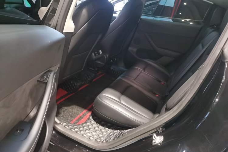 Used Tesla Model Y 2022 Long-Range All-Wheel-Drive Version