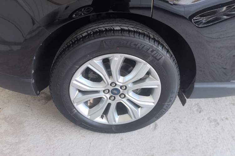 Used Ford Edge 2020 EcoBoost 245 Two-Wheel-Drive Platinum Edition 5 Seats
