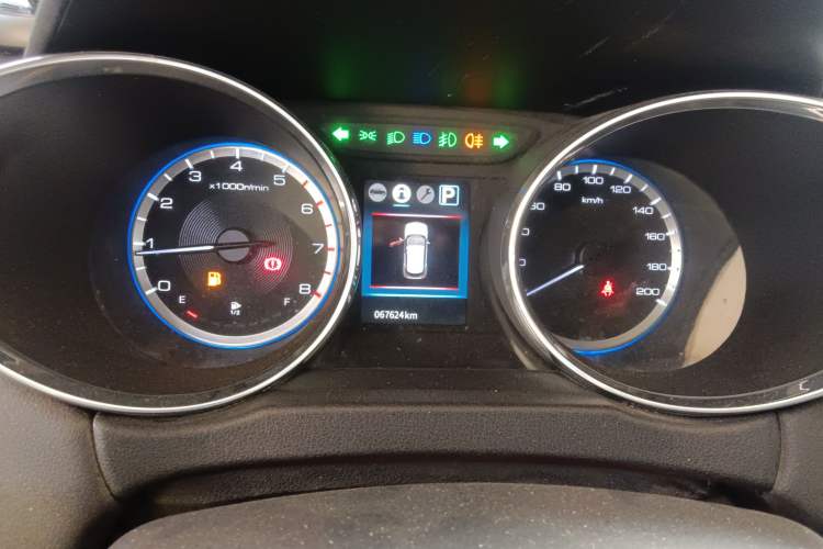 Used Dongfeng Aeolus AX4 2017 1.4T DCT Trendy & Stylish Model