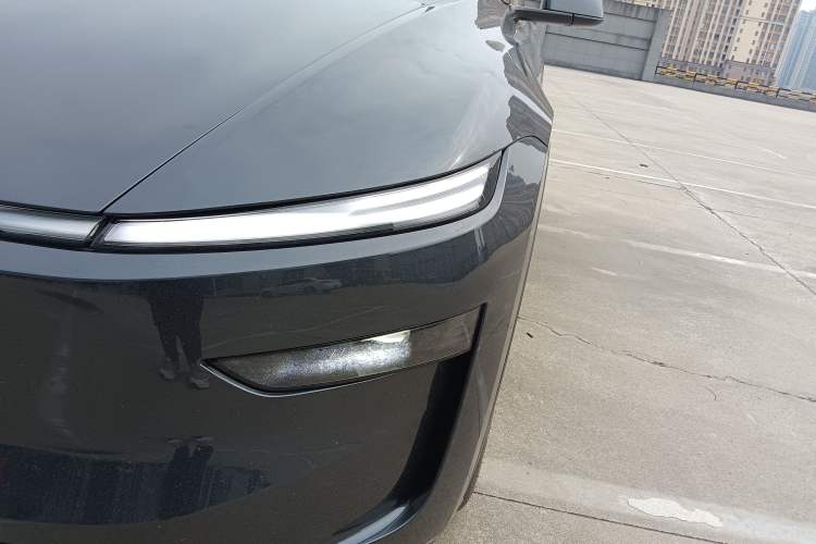 Used Tesla Model Y 2025 Rear-Wheel-Drive Version
