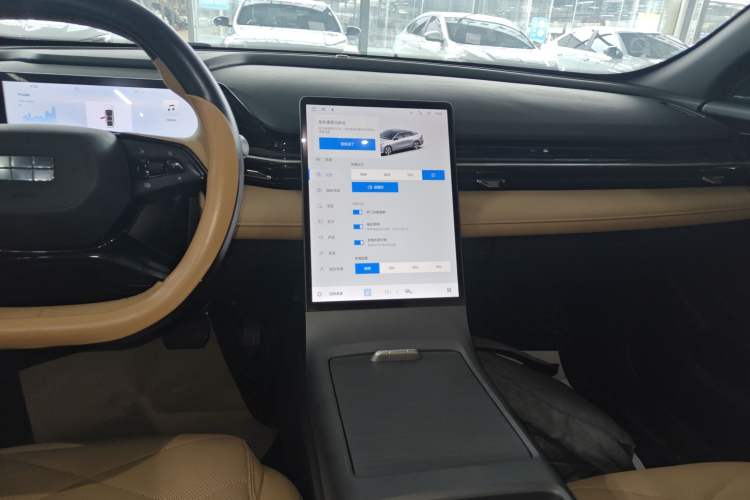 Used  L6 2023 125km PLUS
