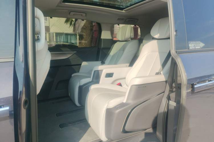 Used Buick GL8 2025 Lu Zun Deluxe Edition