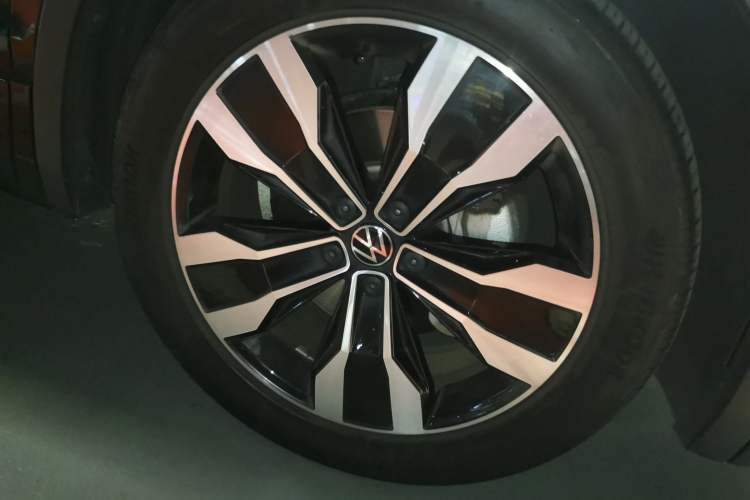 Used Volkswagen Tiguan L 2023 380TSI Automatic All-Wheel Drive R-Line Enhanced 7-Seater
