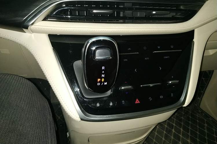 Used Buick GL8 2023 ES Lu Zun Deluxe Model