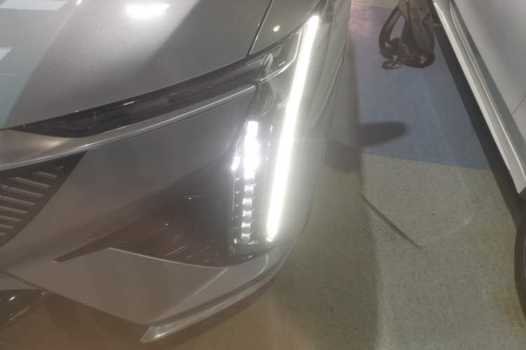 Used Cadillac OPTIQ 2024 Standard Range Version
