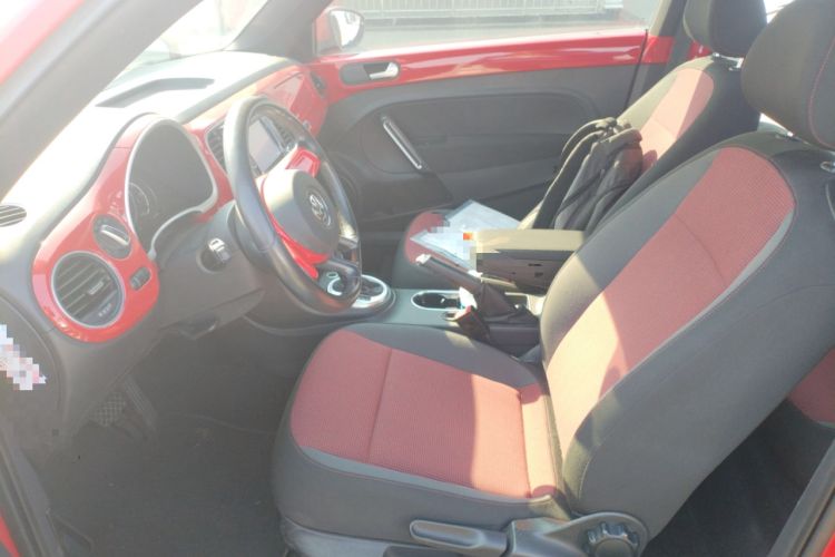 Used Volkswagen Beetle 2015 180TSI model
