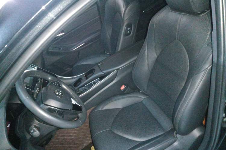 Used Toyota Avalon 2023 2.0L Premium Edition
