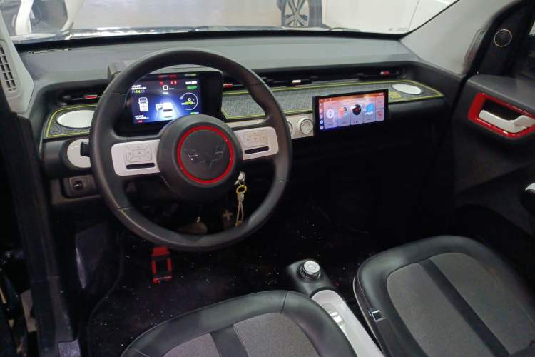 Used Wuling Hongguang MINIEV 2022 GAMEBOY 300km Enthusiast Model with Lithium Iron Phosphate