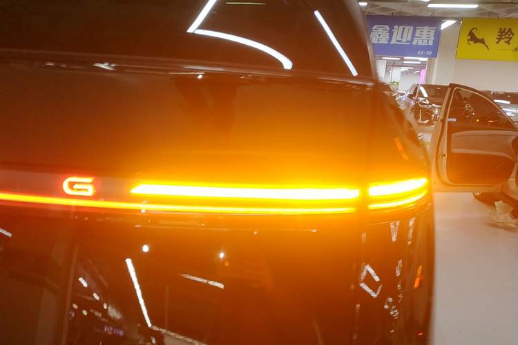 Used XPeng X9 2024 702 Ultra-Long Range Max
