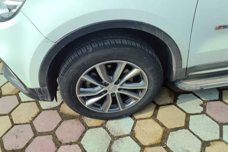 Used Geely Auto Emgrand X7 Sport 2018 1.8TD Automatic Two-Wheel Drive Smart Connect 4G Internet Edition
