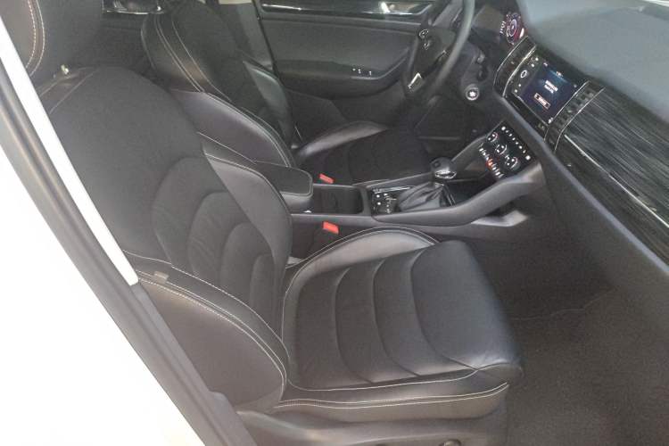 Used Skoda Kodiaq 2019 Facelifted TSI330 5-Seater Two-Wheel-Drive Luxury Enjoyment Edition China VI Standard
