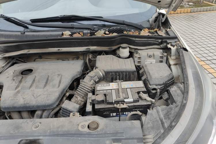 Used Dongfeng Aeolus AX7 2015 2.0L Manual Zhiyi Trim