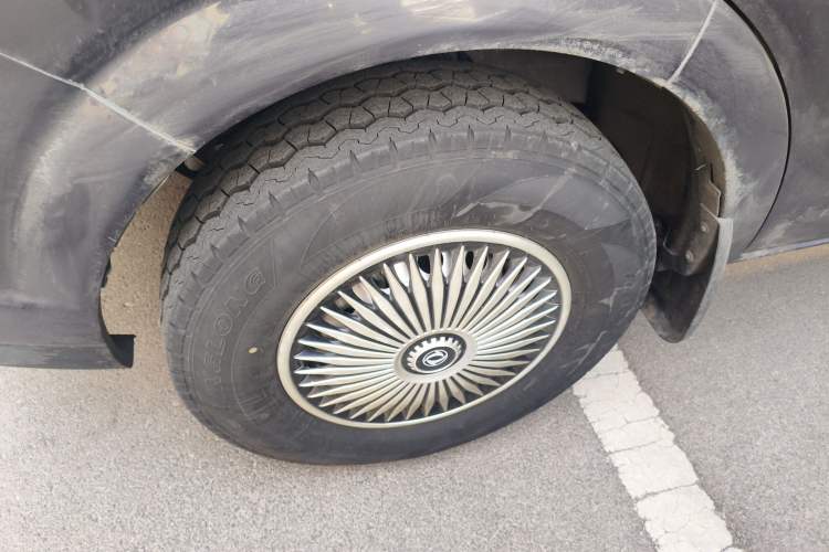 Used  Yufeng 2023 V9+ 2.0T Manual Front-Drive Multi-Function Mid-Roof High-Roof 7/8/9-Seater