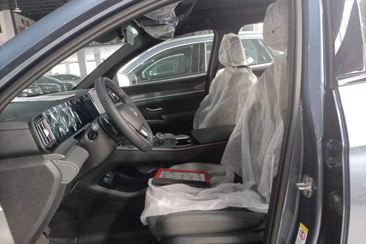 Used BYD Song Pro New Energy 2025 2nd Generation Intelligent Driving Version DM-i 75KM Overachiever Trim
