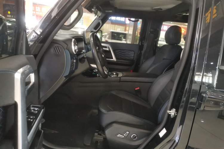 Used Beijing Auto BJ40 2019 2.3T Automatic Four-Wheel Drive Urban Hunter Edition Premium Model China VI Emission Standard
