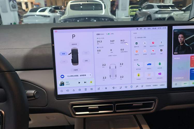 Used Li Auto MEGA 2025 Ultra Smart Refreshed Edition