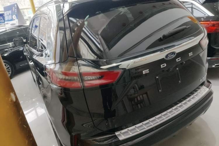 Used Ford Edge 2021 PLUS EcoBoost 245 Two-Wheel-Drive ST-Line 5-Seater
