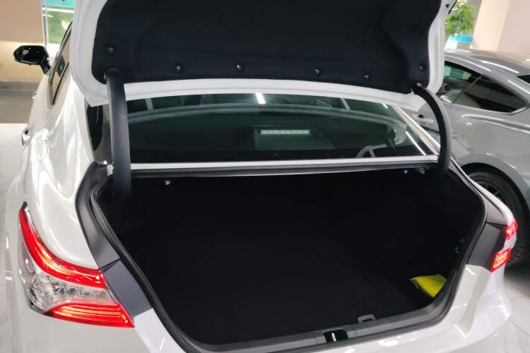 Used Toyota Camry 2021 2.5G Luxury Edition
