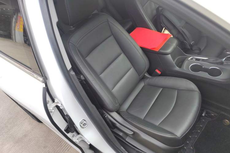 Used Chevrolet Equinox 2019 535T Automatic YuJie Edition China VI
