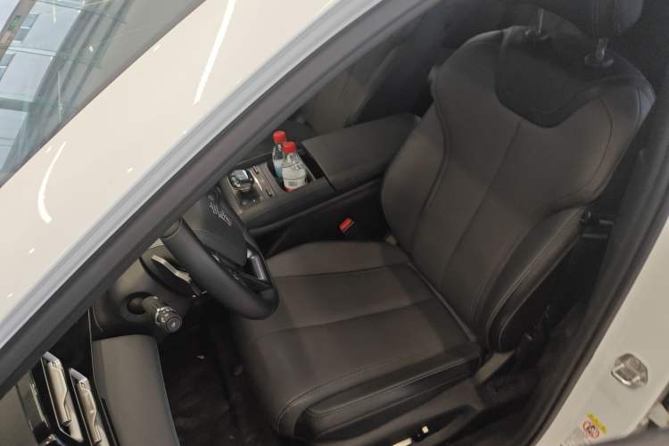 Used BYD Qin L 2025 DM-i Smart Drive 120KM Superior Model
