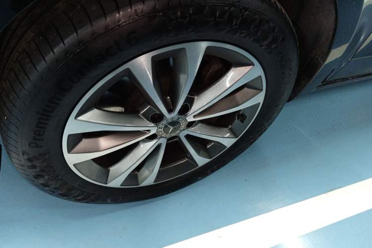 Used Mercedes-Benz V-Class 2021 V 260 Avantgarde Edition
