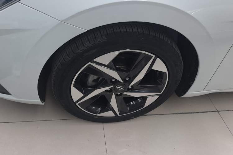 Used Hyundai Elantra 2021 1.5L CVT LUX Prestige Edition