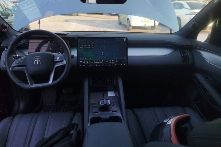 Used BYD Song L EV 2025 Intelligent Driving Version 662 km LiDAR Excellence Edition
