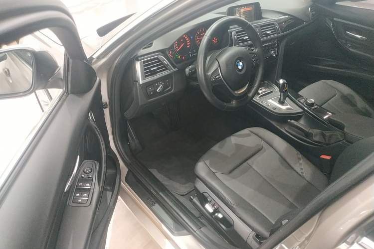 Used BMW 3 Series 2017 320Li Fashion Model
