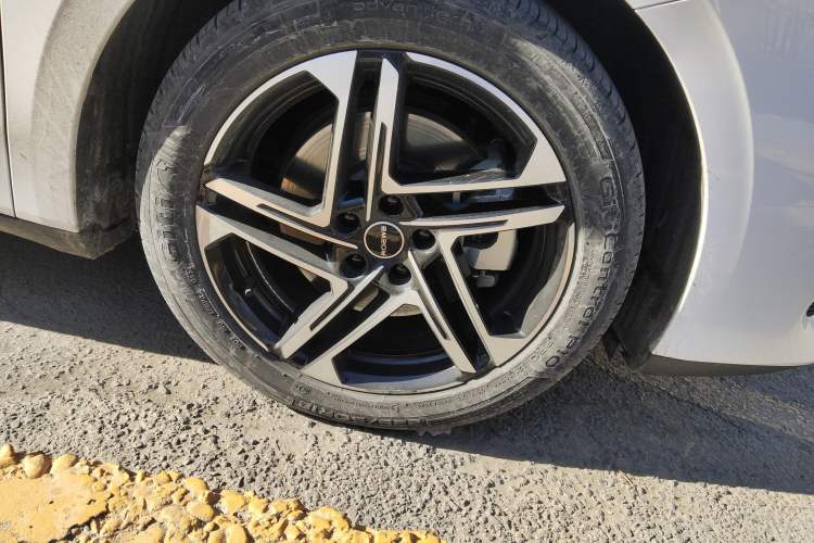 Used Roewe D7 2023 DMH 125km Superior Edition
