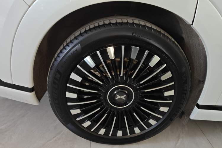 Used XPeng X9 2025 740 Ultra-Long Range Max
